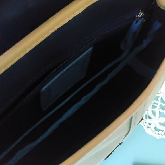 Never Used Vintage Coach Soho Daisy Buckle Flap Satchel 4432 with Daisy Hangtag - Picture 10 of 11